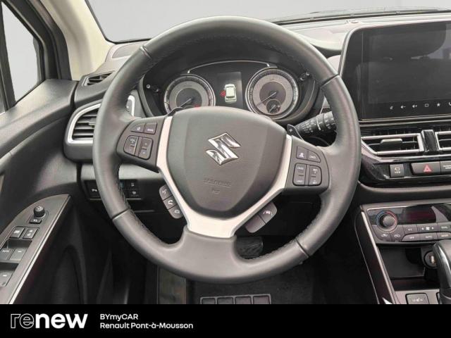 Suzuki S-Cross image 1