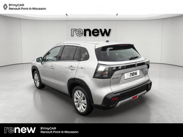 Suzuki S-Cross image 1