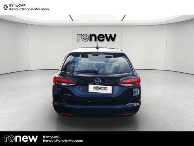 Opel Astra Sports Tourer image 6