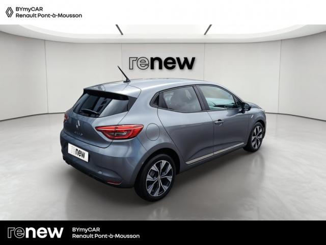Renault Clio image 8