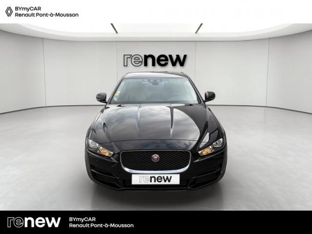 Jaguar Xe image 4