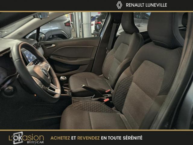 Renault Clio image 9