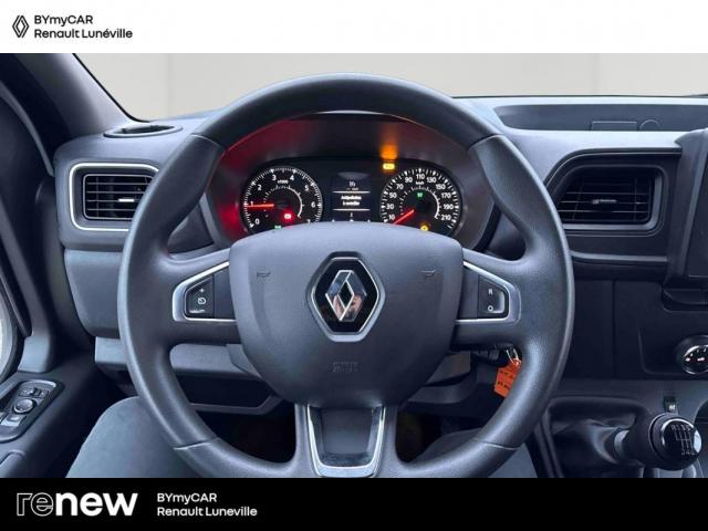 Renault Master image 2