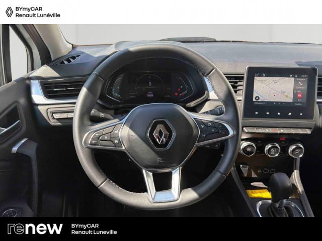 Renault Captur image 1