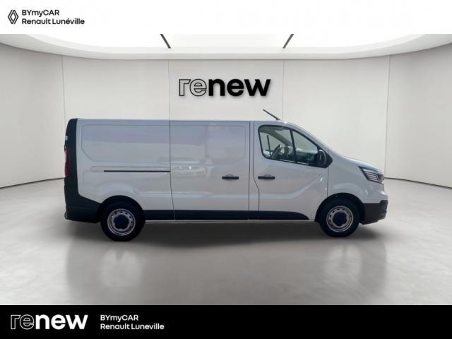 Renault Trafic image 1