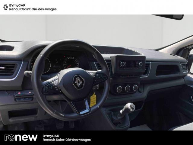 Renault Trafic image 2