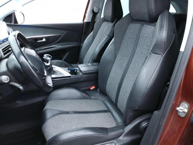 Peugeot 3008 image 3