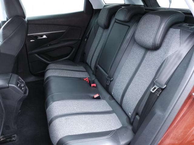 Peugeot 3008 image 2