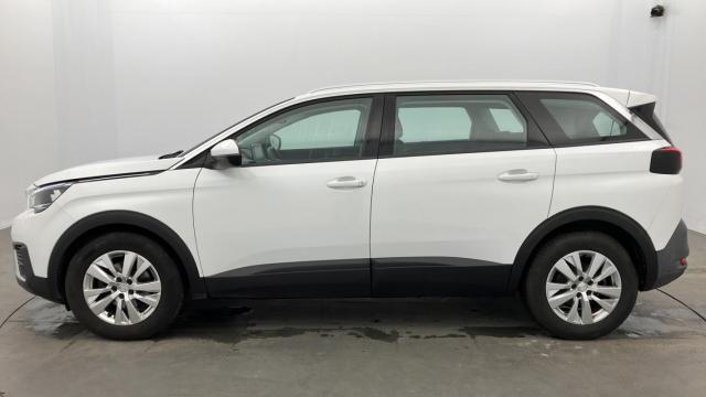 Peugeot 5008 image 1