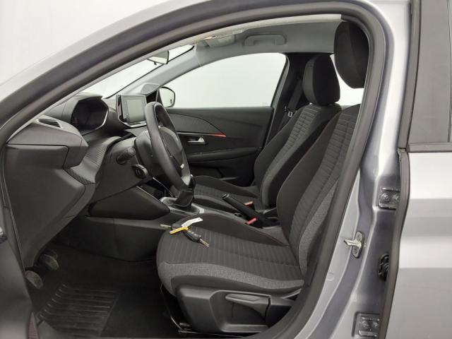 Peugeot 208 image 1