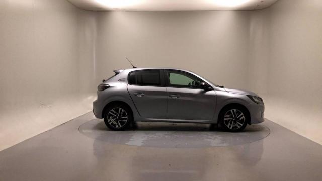 Peugeot 208 image 8