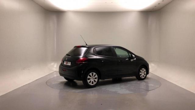 Peugeot 208 image 7