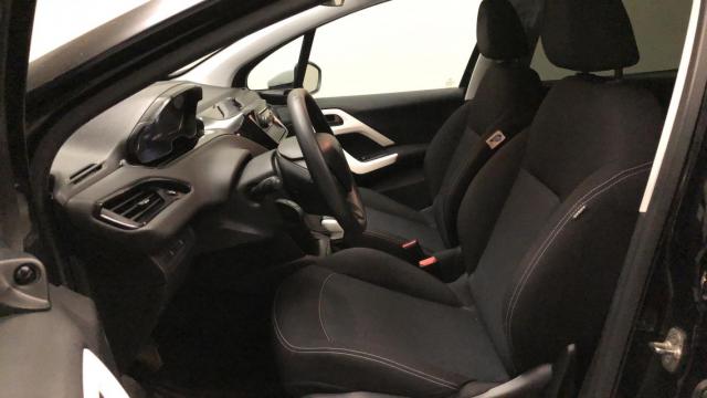 Peugeot 208 image 6