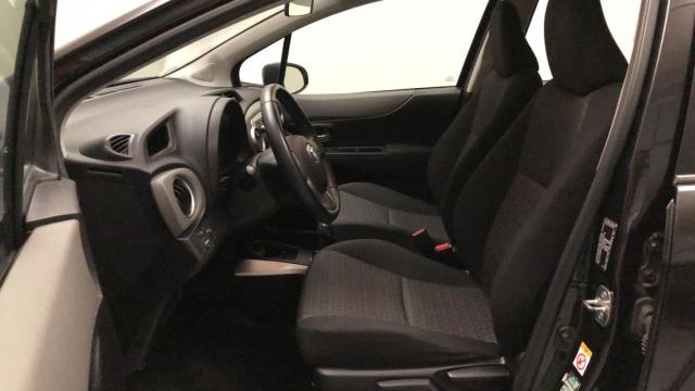 Toyota Yaris image 2