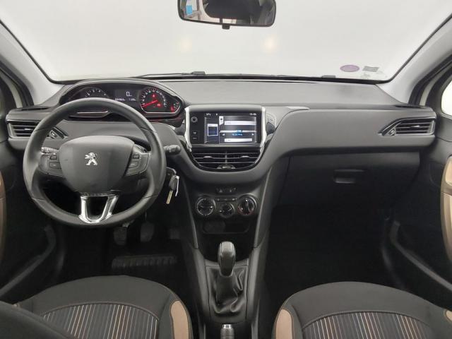 Peugeot 208 image 2