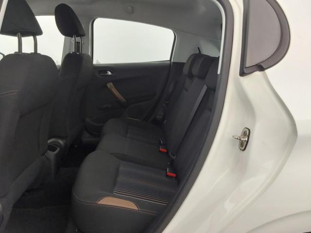 Peugeot 208 image 7