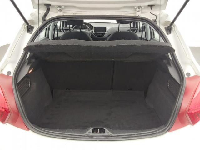 Peugeot 208 image 1