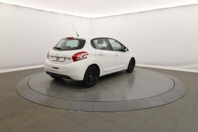 Peugeot 208 image 4