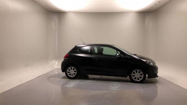 Peugeot 208 image 3