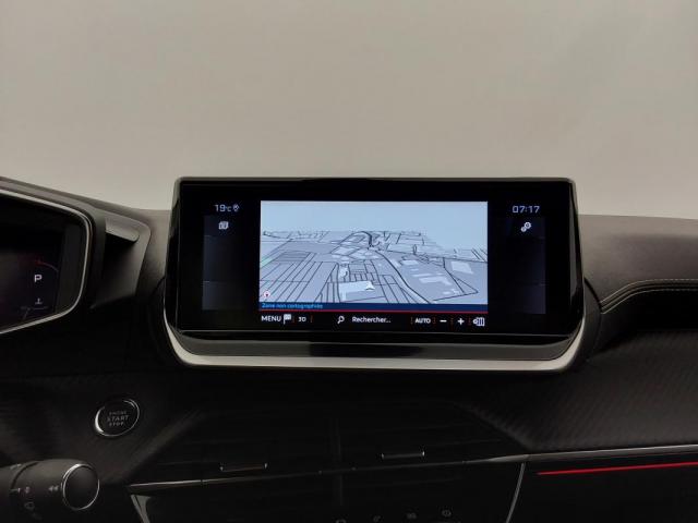 Peugeot 208 image 8