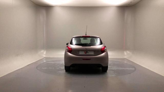 Peugeot 208 image 8