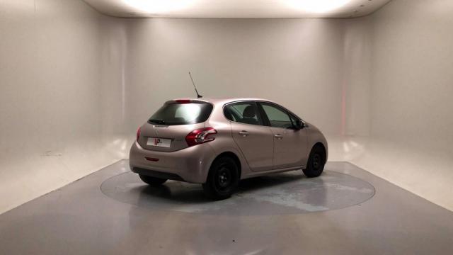 Peugeot 208 image 6