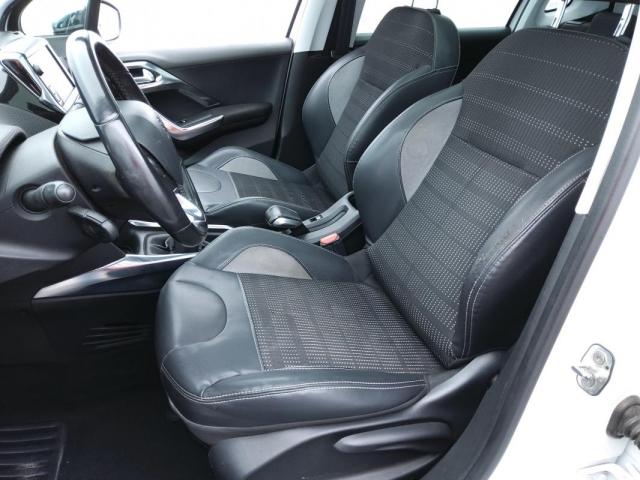 Peugeot 2008 image 6