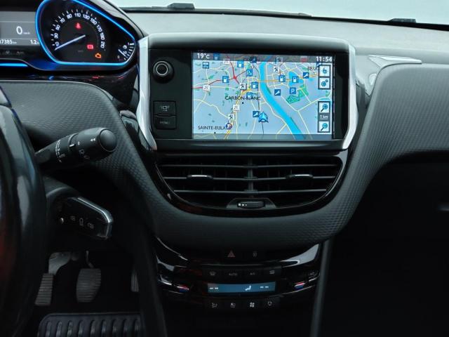 Peugeot 2008 image 8