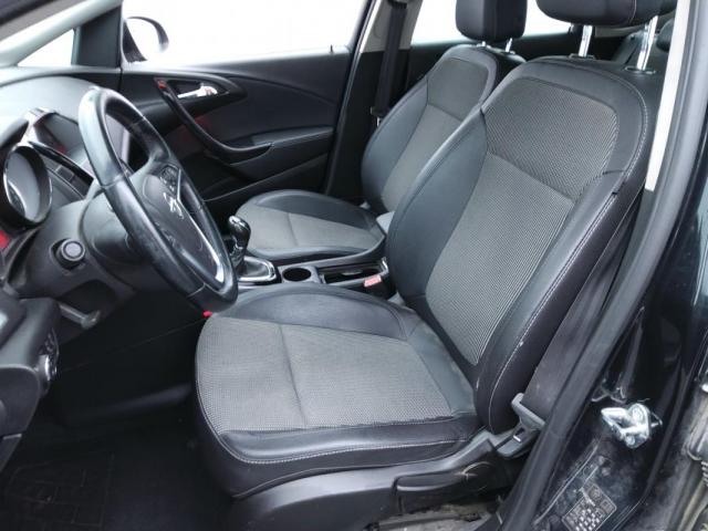 Opel Astra image 6