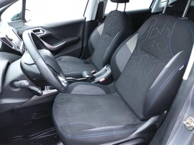Peugeot 2008 image 8