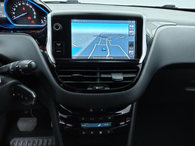 Peugeot 2008 image 2