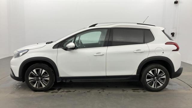 Peugeot 2008 image 3
