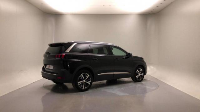 Peugeot 5008 image 1