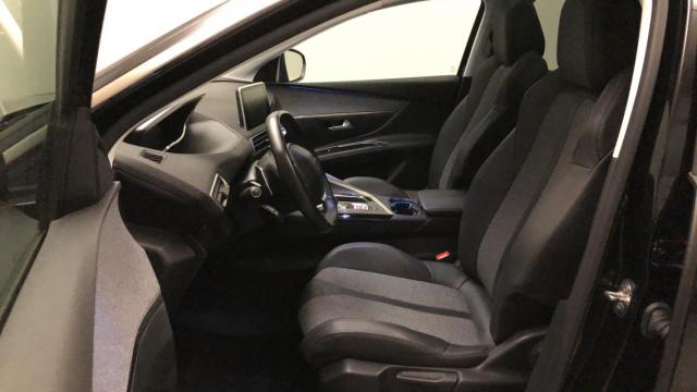 Peugeot 5008 image 4