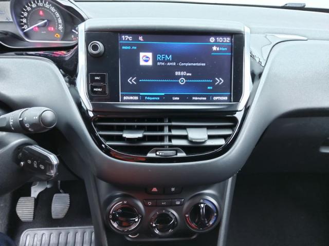 Peugeot 208 image 3