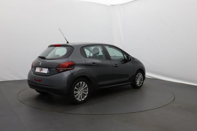 Peugeot 208 image 6