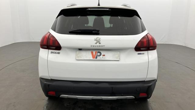Peugeot 2008 image 8
