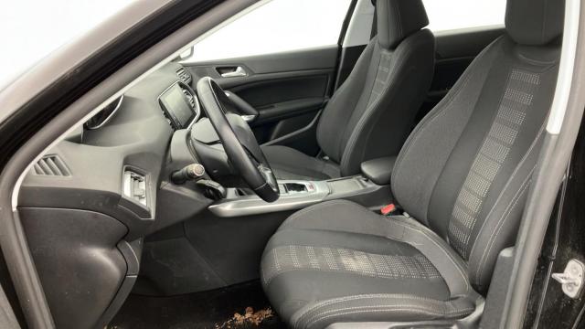 Peugeot 308 image 2