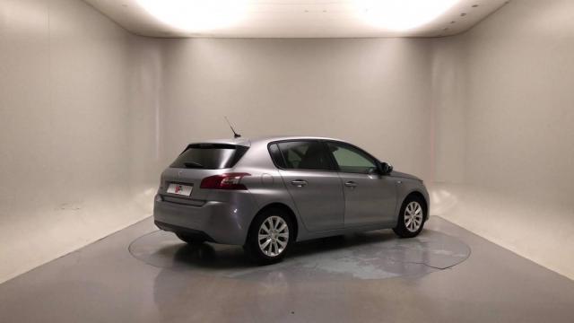 Peugeot 308 image 2