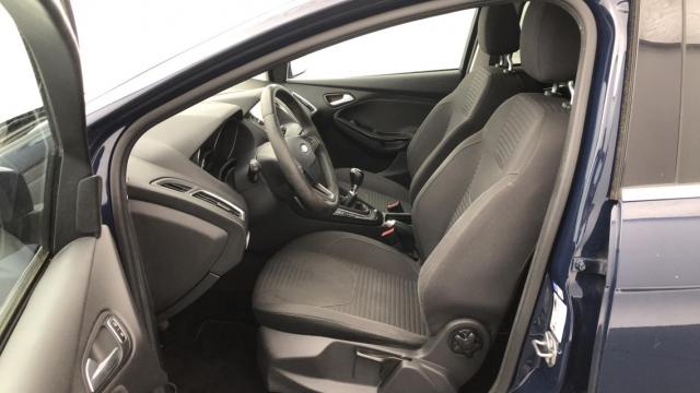 Ford Focus image 8