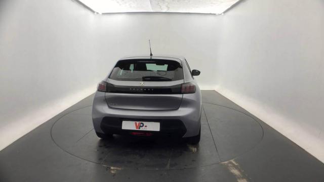 Peugeot 208 image 8
