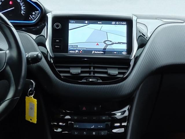 Peugeot 2008 image 8