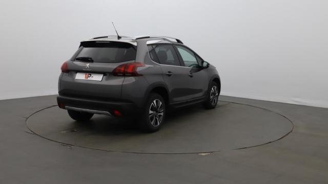Peugeot 2008 image 2
