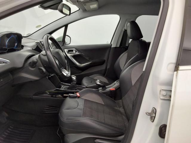 Peugeot 2008 image 2