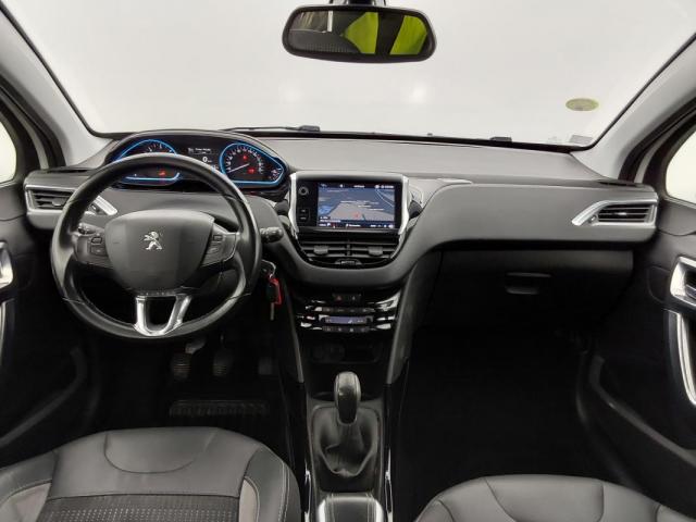 Peugeot 2008 image 8