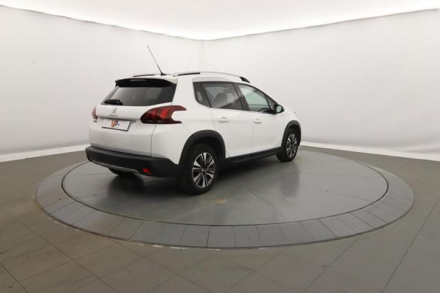 Peugeot 2008 image 1