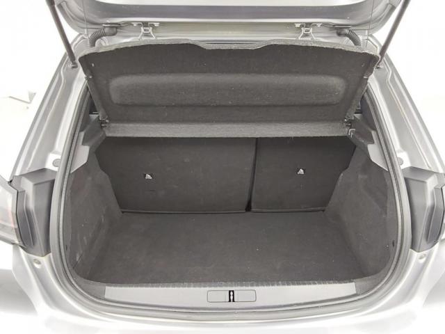 Peugeot 208 image 6