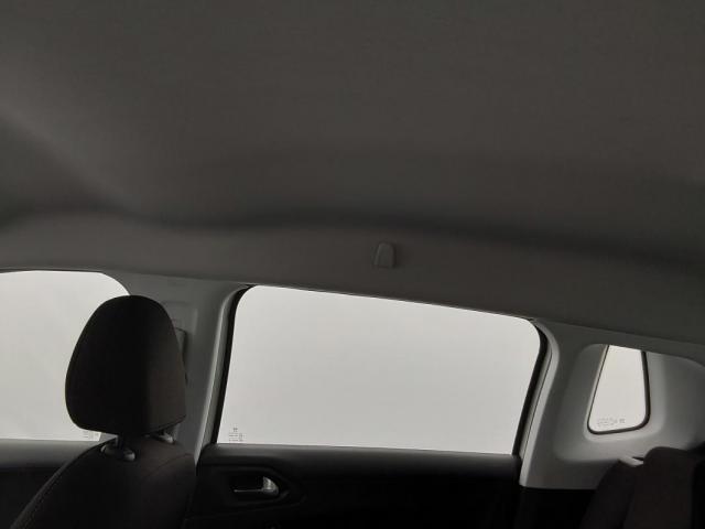 Peugeot 2008 image 8