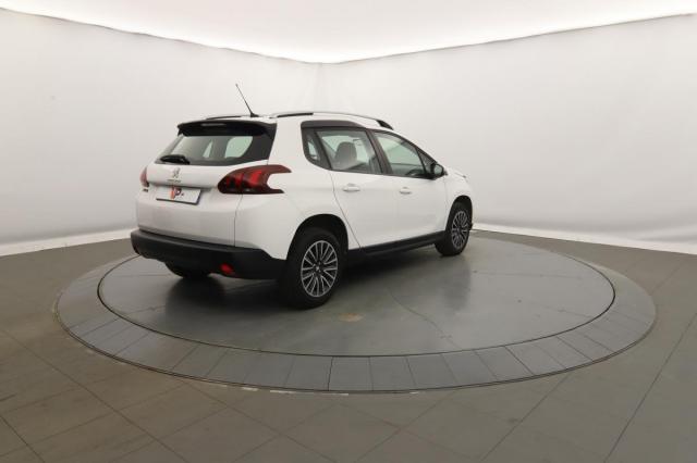 Peugeot 2008 image 2