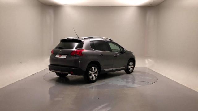Peugeot 2008 image 8